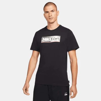 CAMISETA NIKE FC TEE SEASONAL BLOCK MASCULINA - Preto CAMISETA NIKE FC TEE SEASONAL BLOCK MASCULINA - Preto