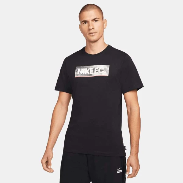CAMISETA NIKE FC TEE SEASONAL BLOCK MASCULINA - Preto CAMISETA NIKE FC TEE SEASONAL BLOCK MASCULINA - Preto