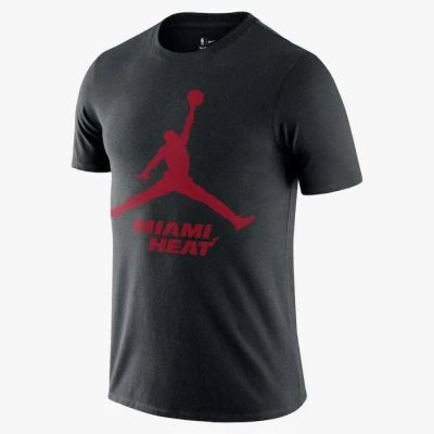 CAMISETA NIKE JORDAN MIAMI HEAT ESSENTIAL - Preto