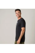 CAMISETA NIKE NSW REISSUE CORE 2 MASCULINA - Preto CAMISETA NIKE NSW REISSUE CORE 2 MASCULINA - Preto