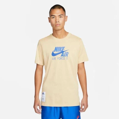 CAMISETA NIKE NSW TEE AF1 HBR MASCULINA - Bege/azul CAMISETA NIKE NSW TEE AF1 HBR MASCULINA - Bege/azul