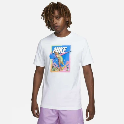 CAMISETA NIKE NSW TEE OC PK 5 PHOTO MASCULINA - Branco CAMISETA NIKE NSW TEE OC PK 5 PHOTO MASCULINA - Branco