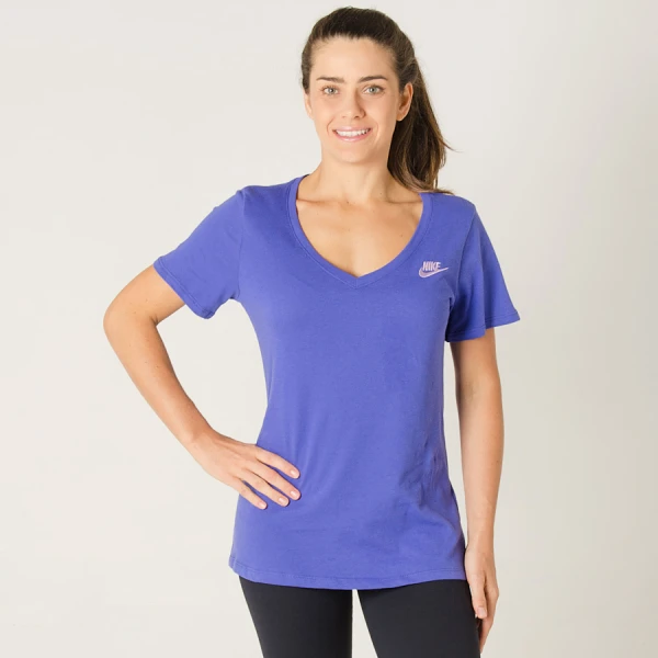 CAMISETA NIKE NSW TEE VNK FUTURA FEMININA - Azul CAMISETA NIKE NSW TEE VNK FUTURA FEMININA - Azul