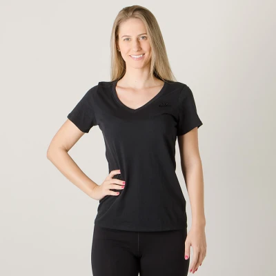 CAMISETA NIKE NSW TEE VNK FUTURA FEMININA - Preto CAMISETA NIKE NSW TEE VNK FUTURA FEMININA - Preto