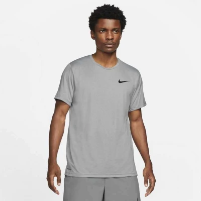 CAMISETA NIKE PRO DRI-FIT MASCULINA - Cinza CAMISETA NIKE PRO DRI-FIT MASCULINA - Cinza