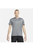 CAMISETA NIKE PRO DRI-FIT MASCULINA - Grafite CAMISETA NIKE PRO DRI-FIT MASCULINA - Grafite