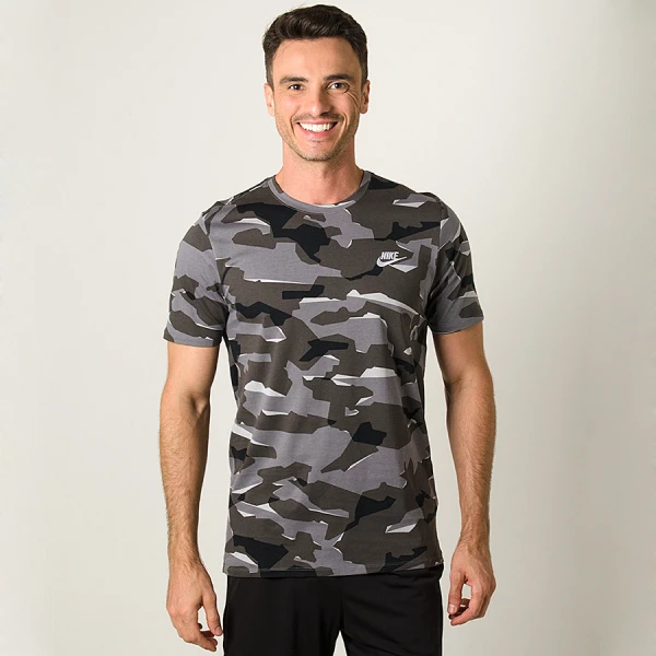 CAMISETA NIKE SPORTSWEAR CAMO MASCULINA - Grafite CAMISETA NIKE SPORTSWEAR CAMO MASCULINA - Grafite