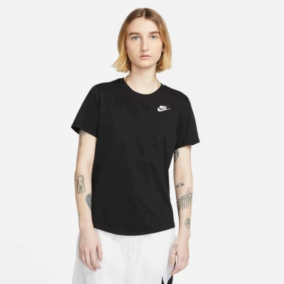 CAMISETA NIKE SPORTSWEAR CLUB ESSENTIALS FEMININA - Preto