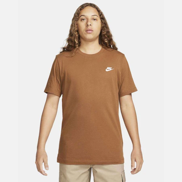 CAMISETA NIKE SPORTSWEAR CLUB MASCULINA - Marrom/branco