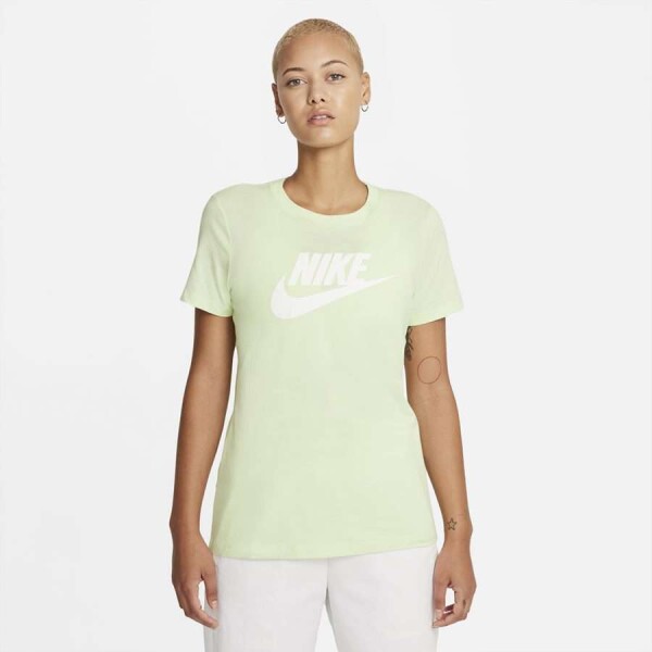 CAMISETA NIKE SPORTSWEAR ESSENTIAL ICON FUTURA FEMININA - Verde