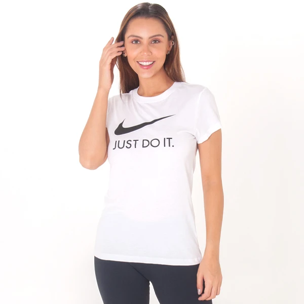 CAMISETA NIKE SPORTSWEAR FEMININA - Branco/preto CAMISETA NIKE SPORTSWEAR FEMININA - Branco/preto