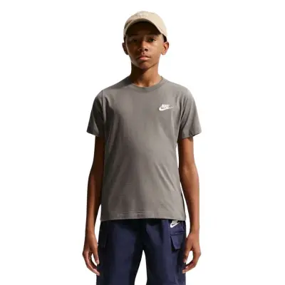 CAMISETA NIKE SPORTSWEAR FUTURA INFANTIL - Grafite