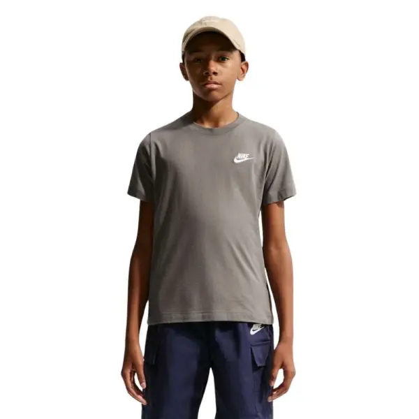 CAMISETA NIKE SPORTSWEAR FUTURA INFANTIL - Grafite