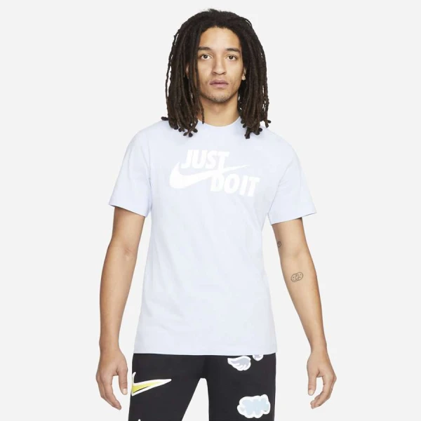 CAMISETA NIKE SPORTSWEAR JUST DO IT MASCULINA - Azul celeste CAMISETA NIKE SPORTSWEAR JUST DO IT MASCULINA - Azul celeste