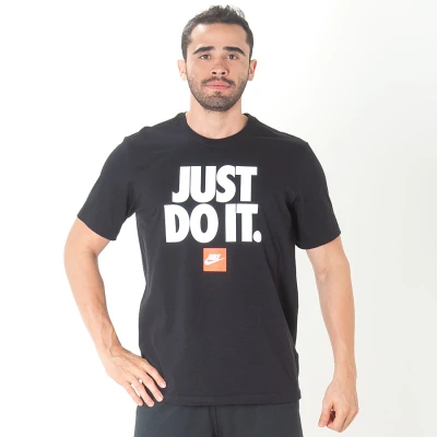 CAMISETA NIKE SPORTSWEAR JUST DO IT MASCULINA - Preto/branco CAMISETA NIKE SPORTSWEAR JUST DO IT MASCULINA - Preto/branco