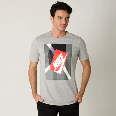 CAMISETA NIKE SPORTSWEAR SHOEBOX MASCULINA - Cinza CAMISETA NIKE SPORTSWEAR SHOEBOX MASCULINA - Cinza