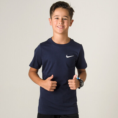 CAMISETA NIKE SPORTSWEAR SWOOSH INFANTIL - Marinho