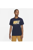 CAMISETA NIKE SSNL GFX STORY PACK MANGA CURTA MASCULINA - Marinho CAMISETA NIKE SSNL GFX STORY PACK MANGA CURTA MASCULINA - Marinho