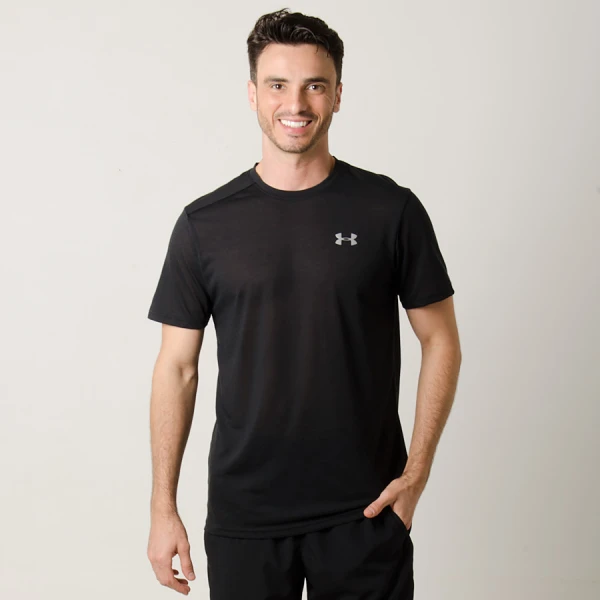 CAMISETA UNDER ARMOUR COOLSWITCH MASCULINA - Preto CAMISETA UNDER ARMOUR COOLSWITCH MASCULINA - Preto