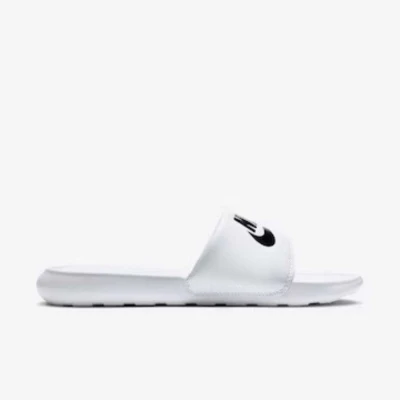 CHINELO NIKE VICTORI ONE FEMININO - Branco/preto