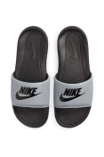 CHINELO NIKE VICTORI ONE MASCULINO - Cinza/preto