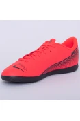 CHUTEIRA FUTSAL NIKE MERCURIAL VAPOR 13 CLUB MASCULINA - Vermelho/preto CHUTEIRA FUTSAL NIKE MERCURIAL VAPOR 13 CLUB MASCULINA - Vermelho/preto