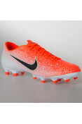 CHUTEIRA NIKE MERCURIAL VAPOR 12 ACADEMY FG - Laranja/branco