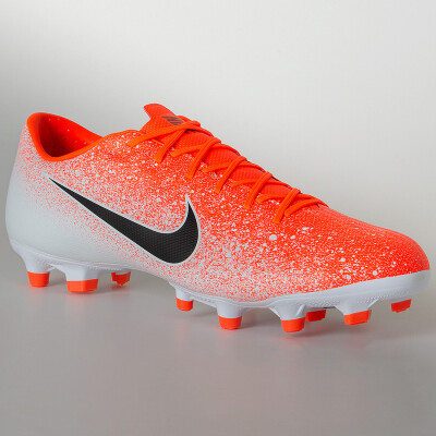 CHUTEIRA NIKE MERCURIAL VAPOR 12 ACADEMY FG - Laranja/branco