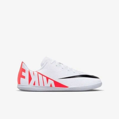CHUTEIRA NIKE MERCURIAL VAPOR 15 CLUB FUTSAL INFANTIL - Branco/vermelho