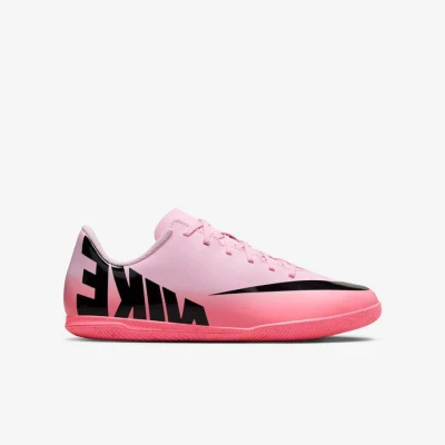 CHUTEIRA NIKE MERCURIAL VAPOR 15 CLUB FUTSAL INFANTIL - Rosa/preto