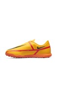 CHUTEIRA NIKE PHANTOM GT2 CLUB TF SOCIETY INFANTIL - Laranja/preto