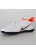 CHUTEIRA NIKE SOCIETY VAPOR 12 CLUB TF - Branco/laranja CHUTEIRA NIKE SOCIETY VAPOR 12 CLUB TF - Branco/laranja