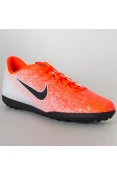 CHUTEIRA NIKE SOCIETY VAPOR 12 CLUB TF - Laranja/branco