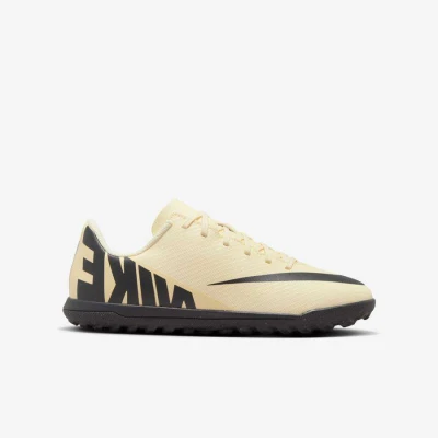 CHUTEIRA NIKE VAPOR 15 CLUB TF SOCIETY INFANTIL - Amarelo/preto