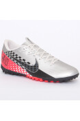 CHUTEIRA SOCIETY NIKE MERCURIAL VAPOR 13 ACADEMY NEYMAR TF - Prata/vermelho