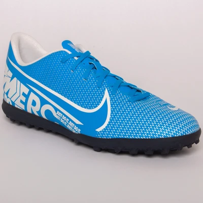 CHUTEIRA SOCIETY NIKE MERCURIAL VAPOR 13 CLUB TF MASCULINA - Azul/branco