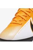 CHUTEIRA SOCIETY NIKE MERCURIAL VAPOR 13 CLUB TF MASCULINA - Laranja/branco CHUTEIRA SOCIETY NIKE MERCURIAL VAPOR 13 CLUB TF MASCULINA - Laranja/branco