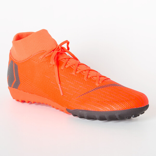 CHUTEIRA SOCIETY NIKE MERCURIALX SUPERFLY 6 ACADEMY TF - Laranja/preto