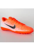 CHUTEIRA SOCIETY NIKE MERCURIALX VAPOR 12 ACADEMY TF - Laranja/branco