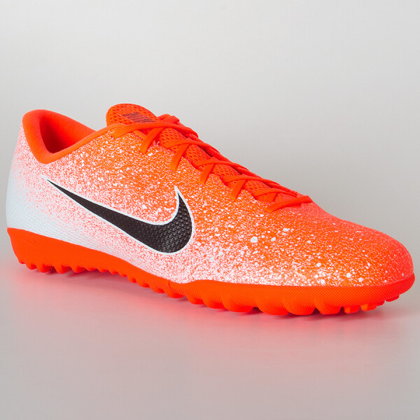 CHUTEIRA SOCIETY NIKE MERCURIALX VAPOR 12 ACADEMY TF - Laranja/branco
