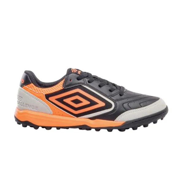 CHUTEIRA UMBRO PRO CHALLENGE UPTAKE - Preto/laranja