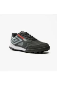 CHUTEIRA UMBRO SOCIETY PRO 5 BUMP CLUB MASCULINA - Preto/prata