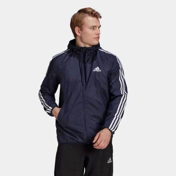 JAQUETA ADIDAS CORTA-VENTO PRIMEGREEN ESSENTIALS 3-STRIPES MASCULINA - Marinho/branco JAQUETA ADIDAS CORTA-VENTO PRIMEGREEN ESSENTIALS 3-STRIPES MASCULINA - Marinho/branco