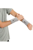 MUNHEQUEIRA NIKE SWOOSH DOUBLE WRISTBAND - Cinza/preto