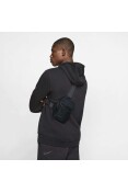 POCHETE NIKE SPORTSWEAR ESSENTIALS UNISSEX - Preto POCHETE NIKE SPORTSWEAR ESSENTIALS UNISSEX - Preto