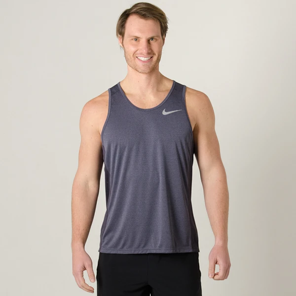 REGATA NIKE DRY MILER RUNNING MASCULINA - Grafite REGATA NIKE DRY MILER RUNNING MASCULINA - Grafite