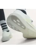 TÊNIS ADIDAS ADIZERO EVO SL FEMININO - Branco/dourado