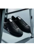 TÊNIS ADIDAS VL COURT MERCEDES AMG UNISSEX - Preto TÊNIS ADIDAS VL COURT MERCEDES AMG UNISSEX - Preto