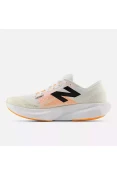 TÊNIS NEW BALANCE FUELCELL REBEL V4 MASCULINO - Bege/branco