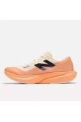 TÊNIS NEW BALANCE FUELCELL REBEL V4 MASCULINO - Laranja/bege